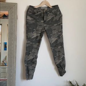 Camo skinny jeans!